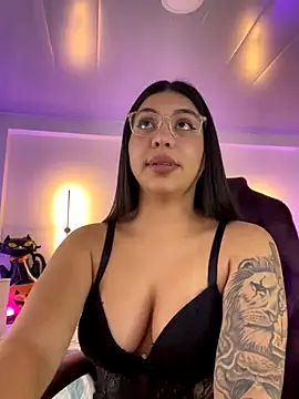 kloe28 online show from 10-25-25, 11:40