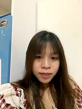 Hanaa07  online show from 10-17-25, 12:14