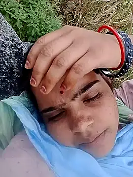 Snapshot of Cuty_nensi chatting on 10-08-25, 08:01 Cuty nensi online show from 10-08-25, 08:01