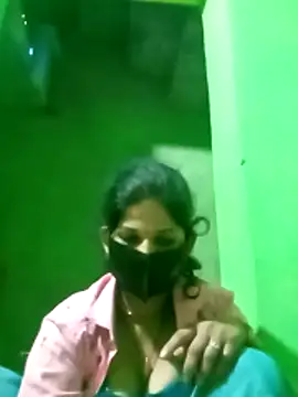 Snapshot of Cuty_nensi chatting on 10-28-25, 01:53 Cuty nensi online show from 10-28-25, 01:53