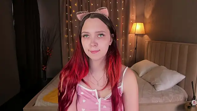 Monica  Queen online show from 11-24-25, 05:29