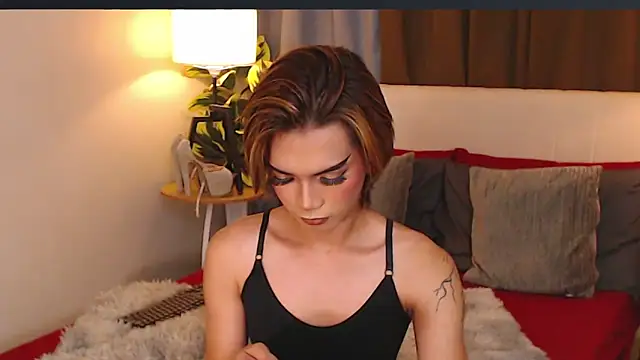 Snapshot of AmarraSins chatting on 10-22-25, 06:24 AmarraSins online show from 10-22-25, 06:24