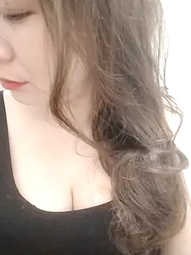 Girl Shy2000 online show from 04-19-26, 10:58