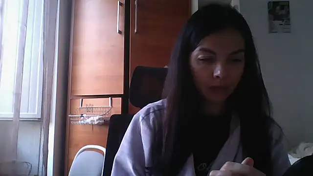 Lorivell online show from 11-18-25, 10:41