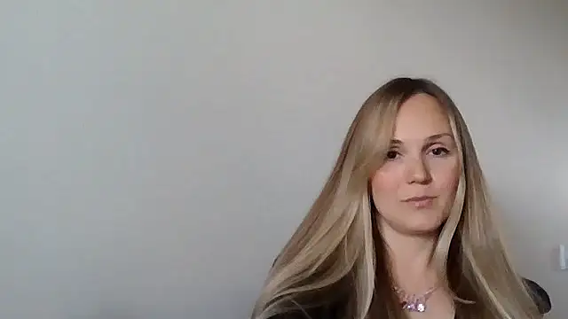 Kyrelinn online show from 10-26-25, 06:41