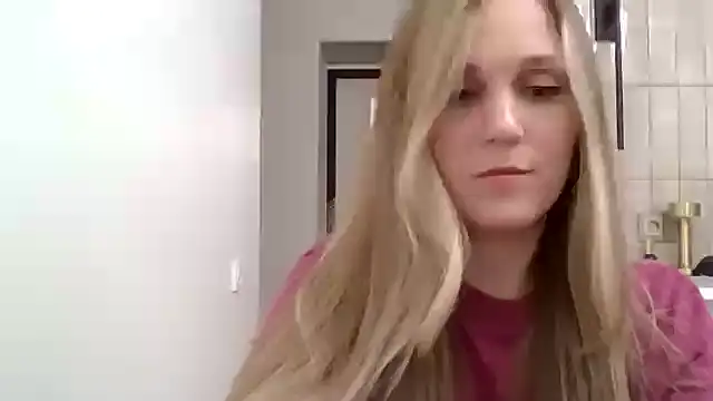 Kyrelinn online show from 10-29-25, 04:31