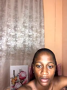 Snapshot of Caramel102004 chatting on 10-15-25, 05:57 Caramel102004 online show from 10-15-25, 05:57