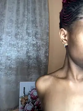 Snapshot of Caramel102004 chatting on 11-17-25, 08:14 Caramel102004 online show from 11-17-25, 08:14