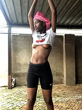 Snapshot of Caramel102004 chatting on 01-07-26, 10:07 Caramel102004 online show from 01-07-26, 10:07