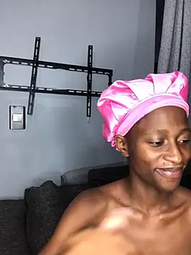 Snapshot of Caramel102004 chatting on 02-10-26, 11:31 Caramel102004 online show from 02-10-26, 11:31