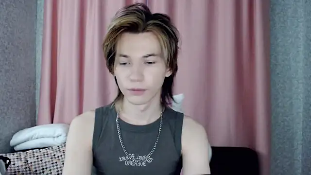 Snapshot of evan_reinhart chatting on 09-30-25, 02:00 evan reinhart online show from 09-30-25, 02:00