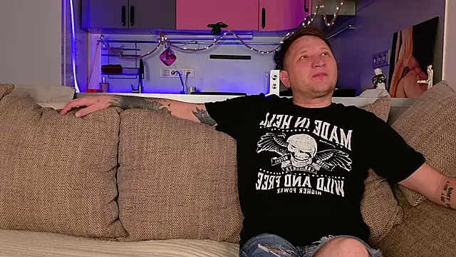 Crystal Neko online show from 04-21-26, 09:39