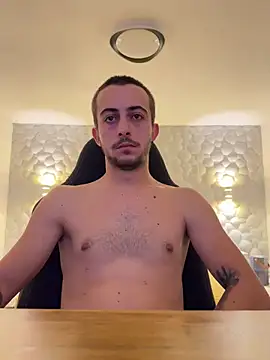 Snapshot of Mychael-X chatting on 10-17-25, 06:43 Mychael-X online show from 10-17-25, 06:43