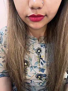 Snapshot of Miss_Rose__ chatting on 05-18-26, 08:31 Miss Rose online show from 05-18-26, 08:31