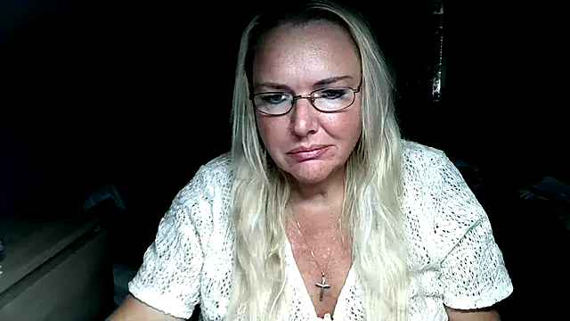 Snapshot of Sandy-Summer chatting on 09-25-25, 11:25 Sandy-Summer online show from 09-25-25, 11:25