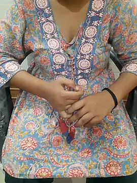 Snapshot of Minakshi_677 chatting on 10-01-25, 07:03 Minakshi 677 online show from 10-01-25, 07:03