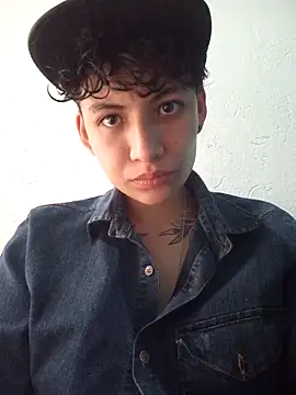Owen tomboy online show from 10-21-25, 04:19