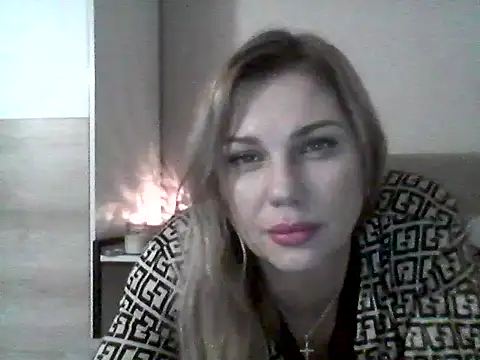 Moniraya online show from 11-18-25, 04:11