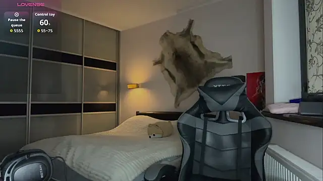 Snapshot of EvaCarter1 chatting on 10-11-25, 06:45 EvaCarter1 online show from 10-11-25, 06:45