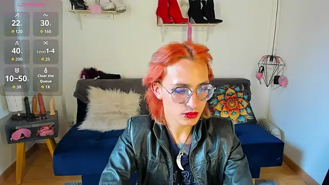 Snapshot of Moon_Fox chatting on 11-01-25, 08:33 Moon Fox online show from 11-01-25, 08:33