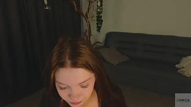 Nicole Broown  online show from 06-10-26, 09:03