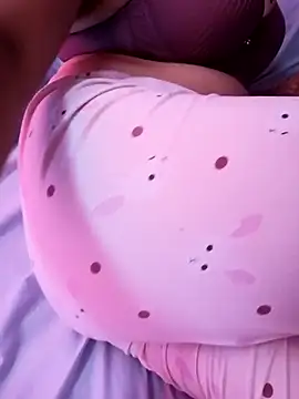 Snapshot of Valentina_morsh chatting on 11-13-25, 06:07 Valentina morsh online show from 11-13-25, 06:07