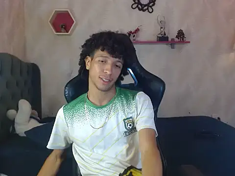 Snapshot of xion_ez chatting on 10-14-25, 09:59 xion ez online show from 10-14-25, 09:59