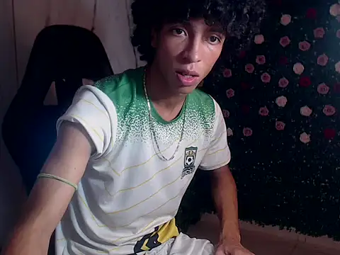 Snapshot of xion_ez chatting on 10-19-25, 08:53 xion ez online show from 10-19-25, 08:53