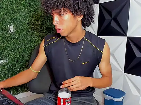 Snapshot of xion_ez chatting on 10-20-25, 08:09 xion ez online show from 10-20-25, 08:09