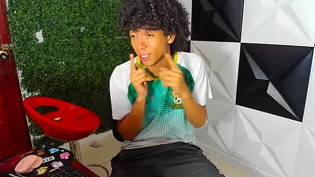 Snapshot of xion_ez chatting on 10-22-25, 08:41 xion ez online show from 10-22-25, 08:41