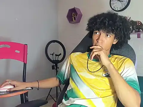 Snapshot of xion_ez chatting on 10-24-25, 06:59 xion ez online show from 10-24-25, 06:59