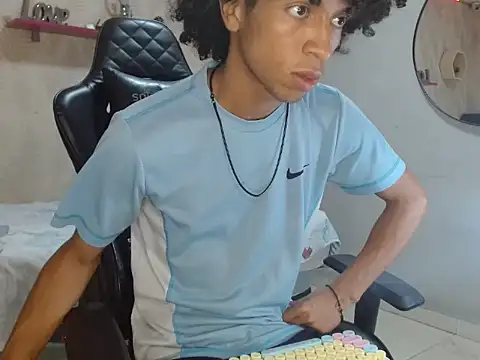 Snapshot of xion_ez chatting on 10-27-25, 08:24 xion ez online show from 10-27-25, 08:24