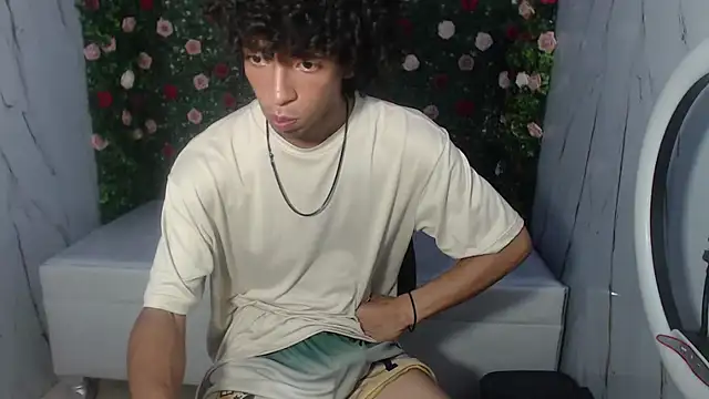 Snapshot of xion_ez chatting on 11-01-25, 08:00 xion ez online show from 11-01-25, 08:00