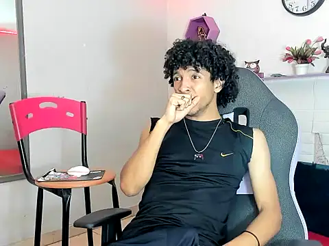 Snapshot of xion_ez chatting on 11-03-25, 07:37 xion ez online show from 11-03-25, 07:37