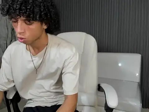 Snapshot of xion_ez chatting on 11-10-25, 08:30 xion ez online show from 11-10-25, 08:30