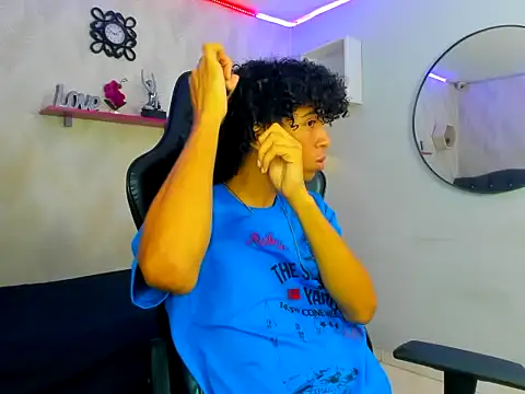 Snapshot of xion_ez chatting on 11-16-25, 07:30 xion ez online show from 11-16-25, 07:30