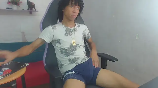 Snapshot of xion_ez chatting on 12-13-25, 08:47 xion ez online show from 12-13-25, 08:47