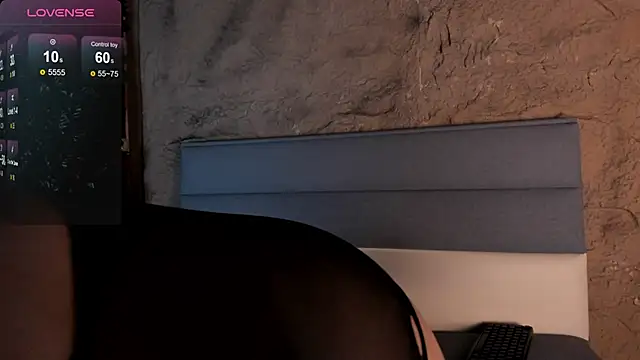 skarlet miller  online show from 10-04-25, 11:30