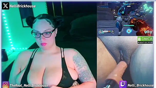Snapshot of Nelli_Brickhouse chatting on 07-14-26, 03:33 Nelli Brickhouse online show from 07-14-26, 03:33