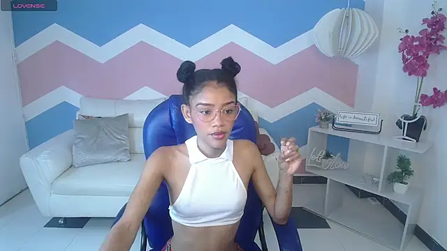 adisson petite1 online show from 11-08-25, 01:11