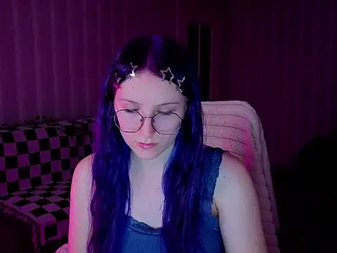 Snapshot of violet-siren-x chatting on 06-18-26, 10:58 violet-siren-x online show from 06-18-26, 10:58