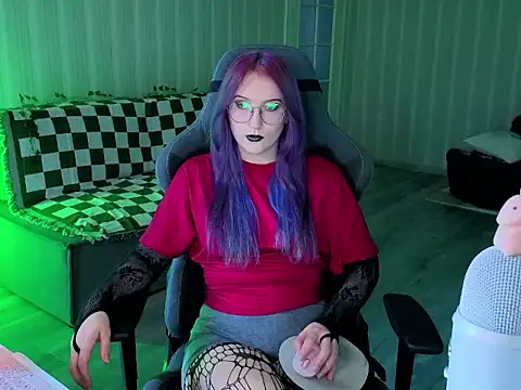 Snapshot of violet-siren-x chatting on 07-10-26, 08:40 violet-siren-x online show from 07-10-26, 08:40