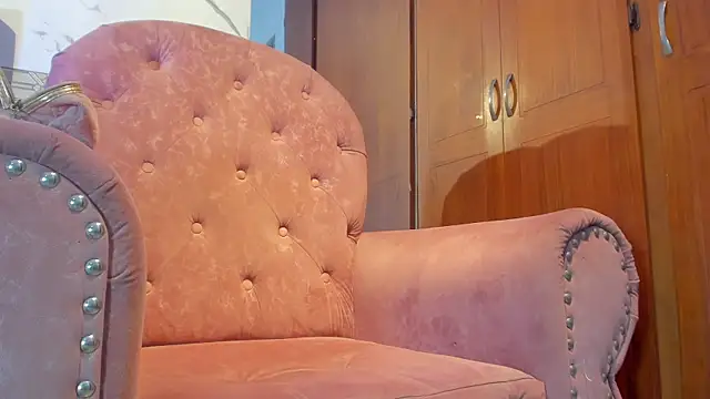 Snapshot of violett__rousee chatting on 11-26-25, 02:51 violett rousee online show from 11-26-25, 02:51