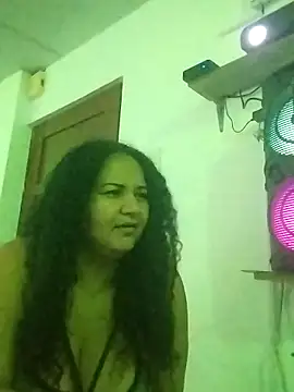 Snapshot of MEYBELLATINA chatting on 06-13-26, 01:36 MEYBELLATINA online show from 06-13-26, 01:36