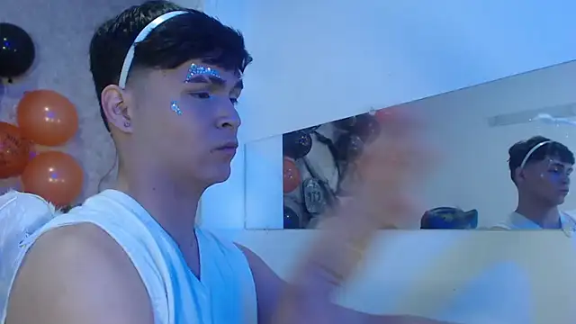 Aaron Foxxx online show from 10-31-25, 01:45