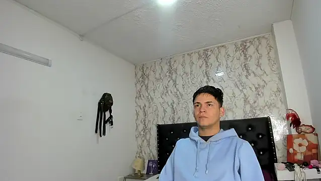 Aaron Foxxx online show from 11-06-25, 12:50