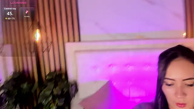 Snapshot of Honey_noir chatting on 12-03-25, 08:29 Honey noir online show from 12-03-25, 08:29