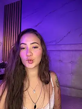 Honey noir online show from 02-26-26, 06:51