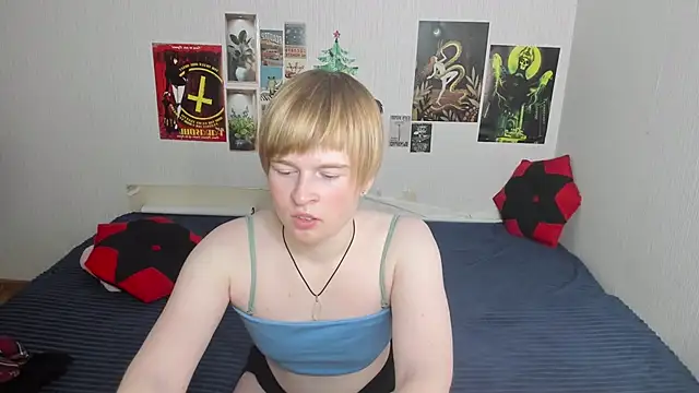 Cattie w  online show from 04-17-26, 01:08