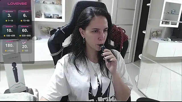 Irwi Tomboy online show from 09-26-25, 05:17